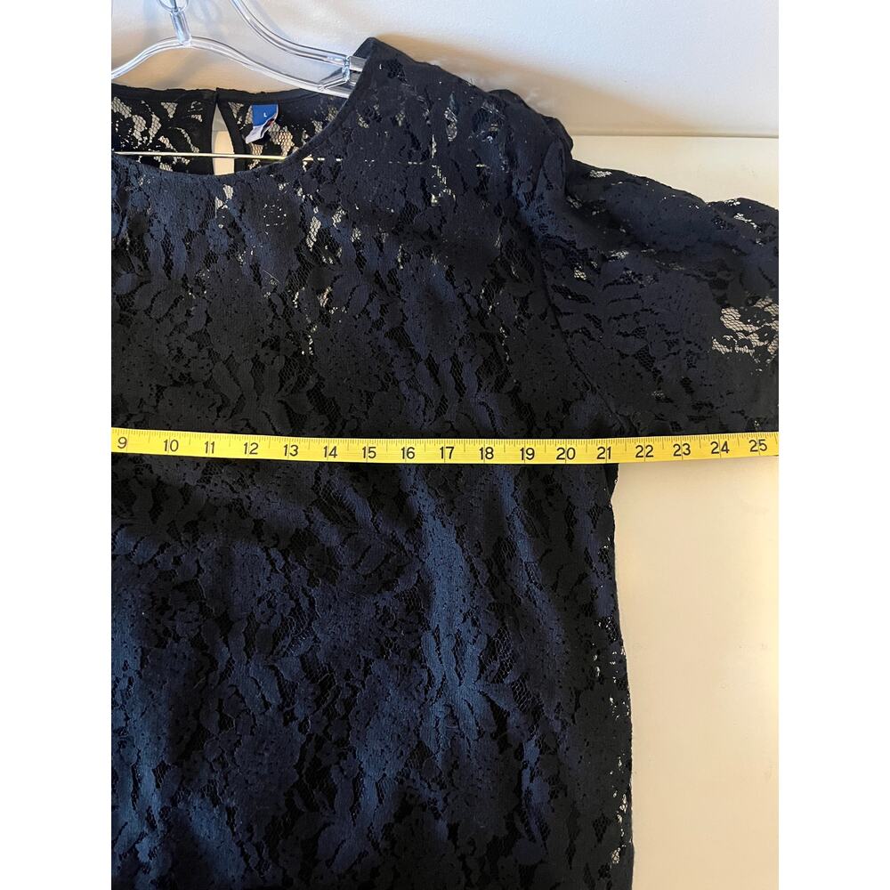 Old Navy Lace Shell Top - Picture 7 of 8